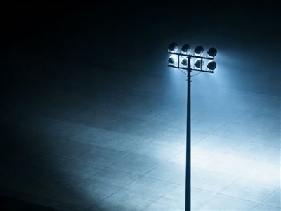 Yuav Ua Li Cas Xaiv Qhov Zoo Tshaj Plaws LED High Mast Teeb Rau Lub Chaw Ua Si?